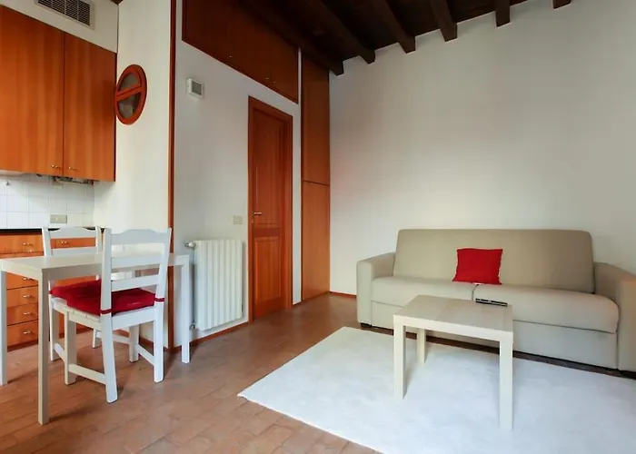 Charming Flat In Brera